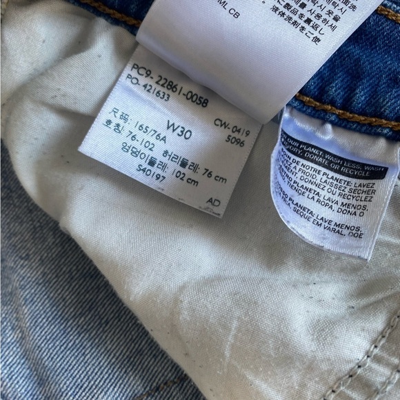 Levi’s Women Wedgie Cropped High Waisted Jeans Blue Denim Size 30 - Picture 16 of 16